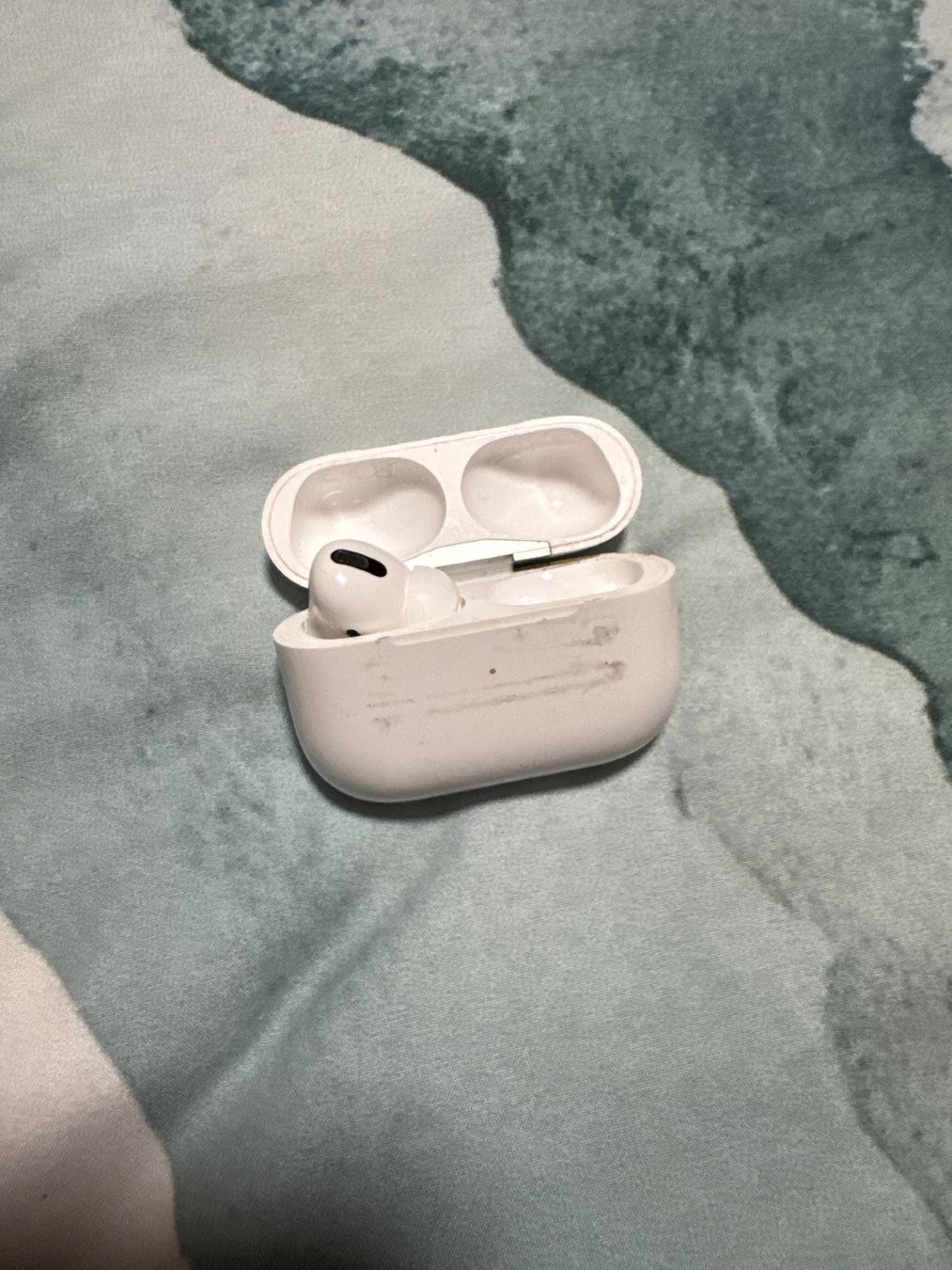 Apple Caricabatterie: Apple AirPods pro 2 A2968  weiss – Difettoso da Olten venduto da HoYa01