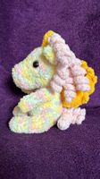 Amigurumi kleines Einhorn gehäkelt Weihnachten Geschenk