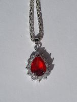 Kette mit rotem Anhänger, versilbert *NEU*