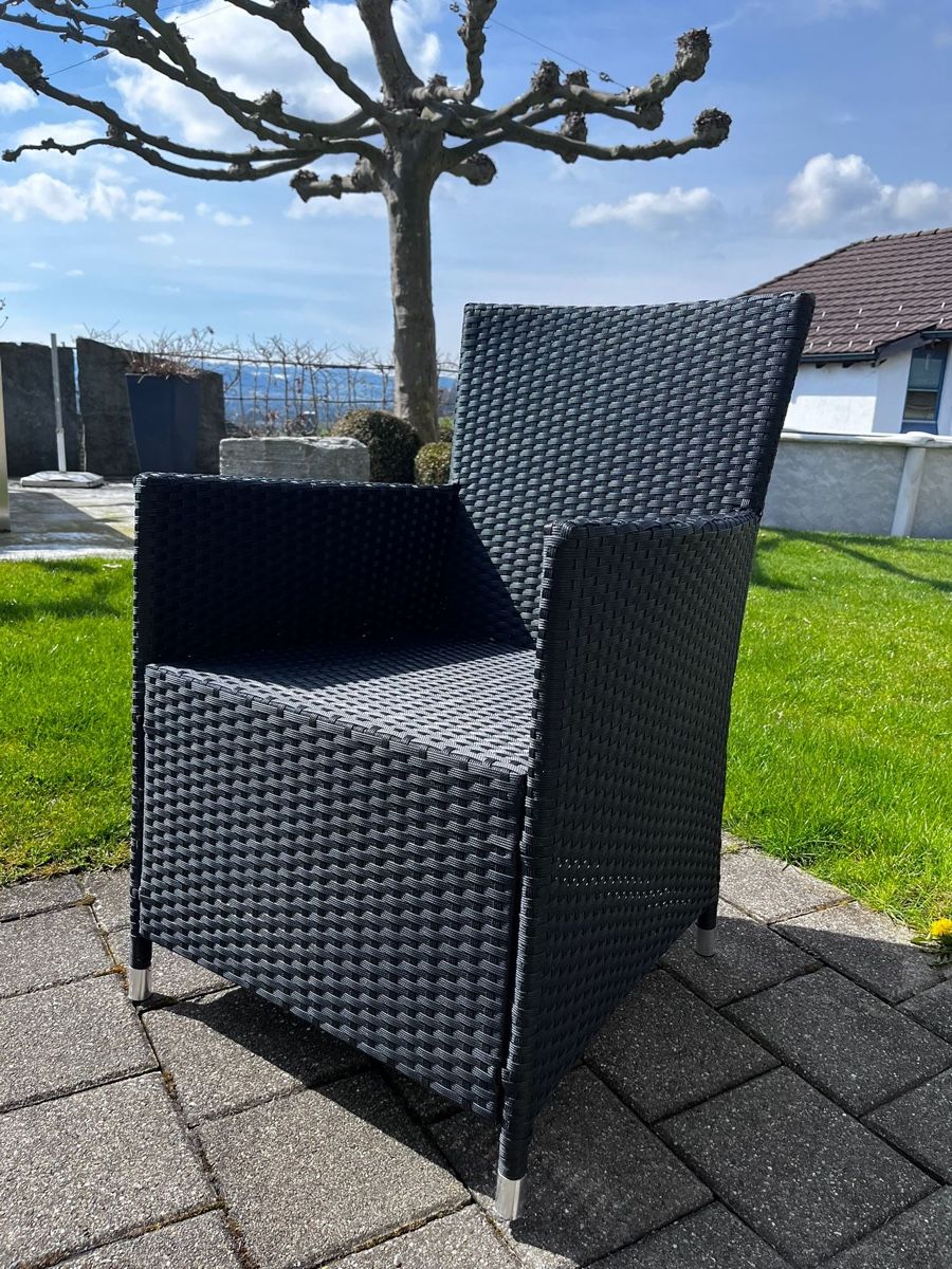 Sedie: 8 schwarze Gartensessel aus Rattan – Usato da Wil SG venduto da Miwil 2