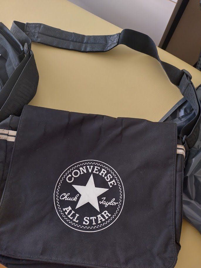 Converse Borse: Tasche Converse – Usato da Sissach venduto da Remanka