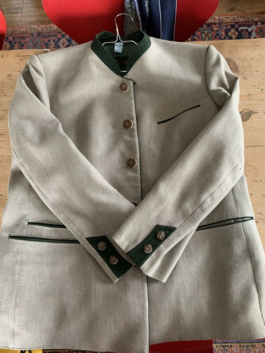 Vestes: Trachtenjacke – D'occasion à Thun par xsaraa