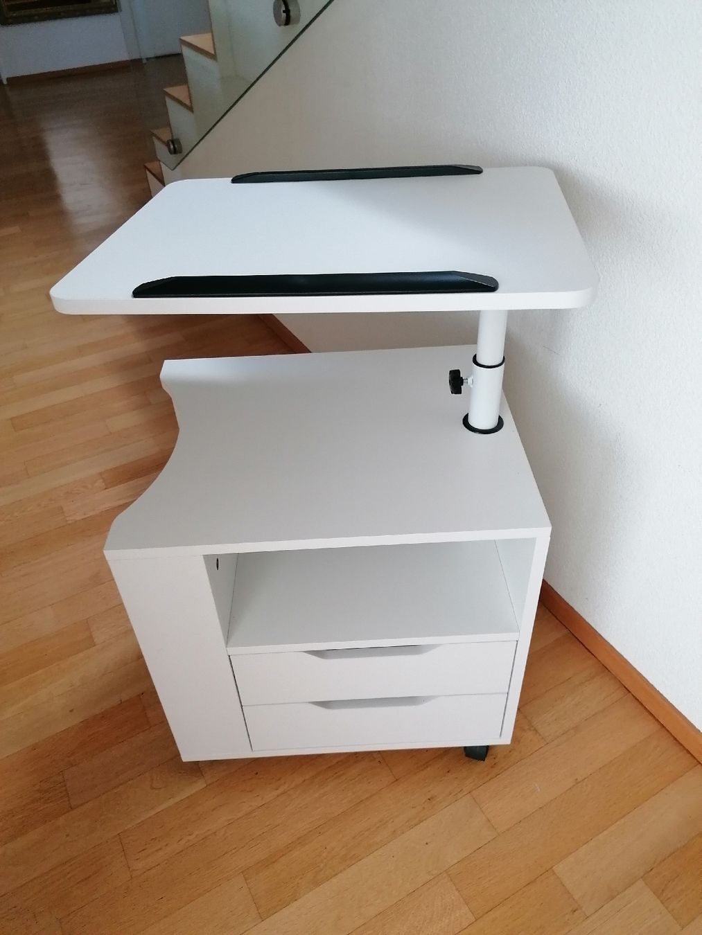 Scrivanie: Flexibler Laptoptisch mit Schubladen, höhenverstellbar – Usato da Küssnacht am Rigi venduto da Lilibeth 1