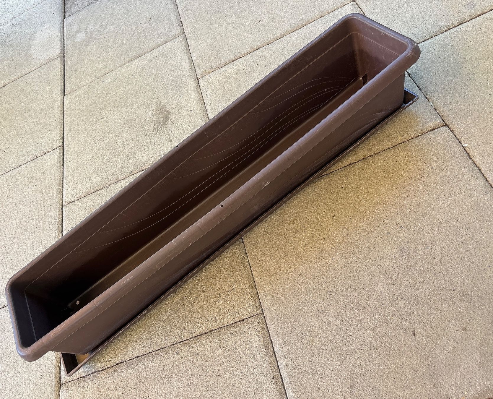 Coop Vasi per fiori: Top! Blumentrog mit Untersetzer braun Kunststoff robust – Usato da Oberglatt ZH venduto da qilinw