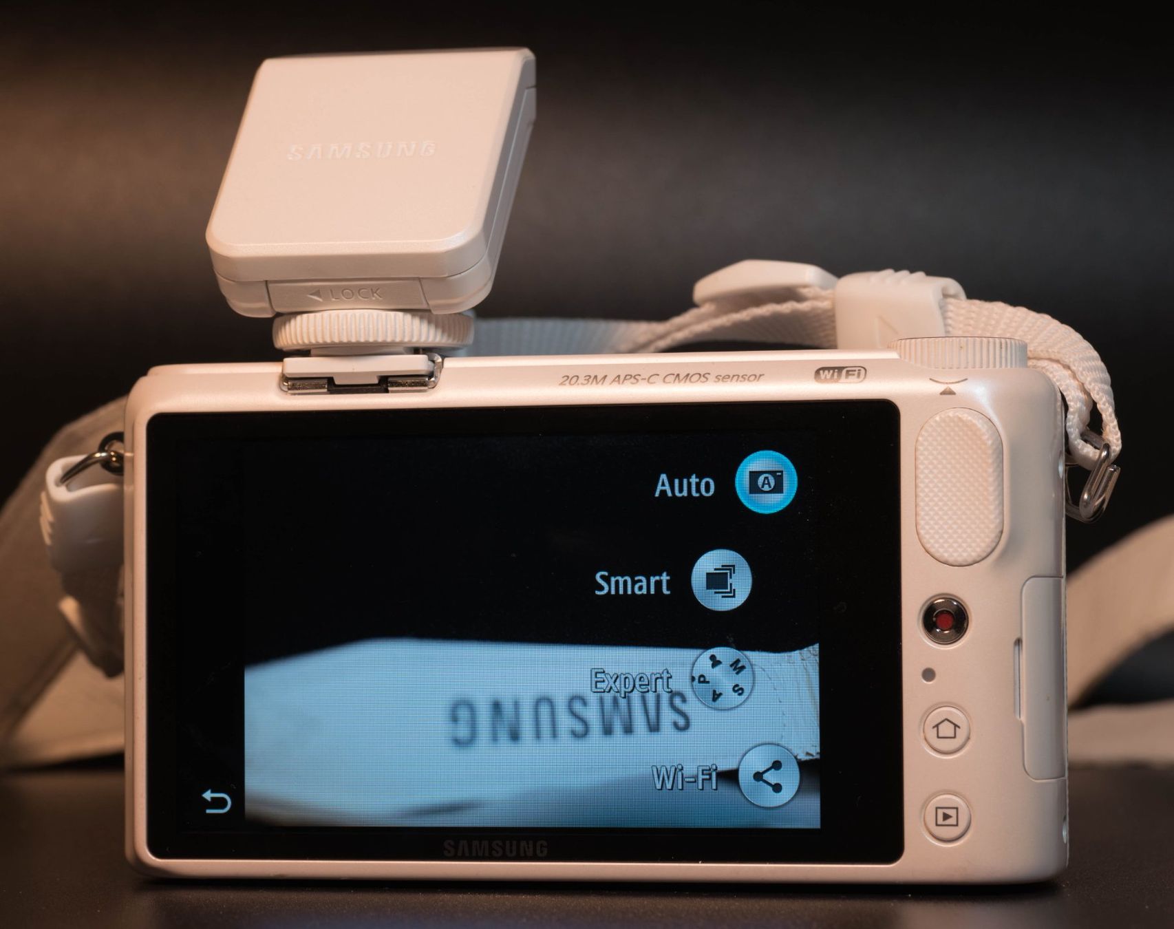 Samsung Fotocamera: Samsung NX2000 Digital Camera + 20-50mm i-Function Zoom Lens – Usato da Thörishaus venduto da vintagger 7