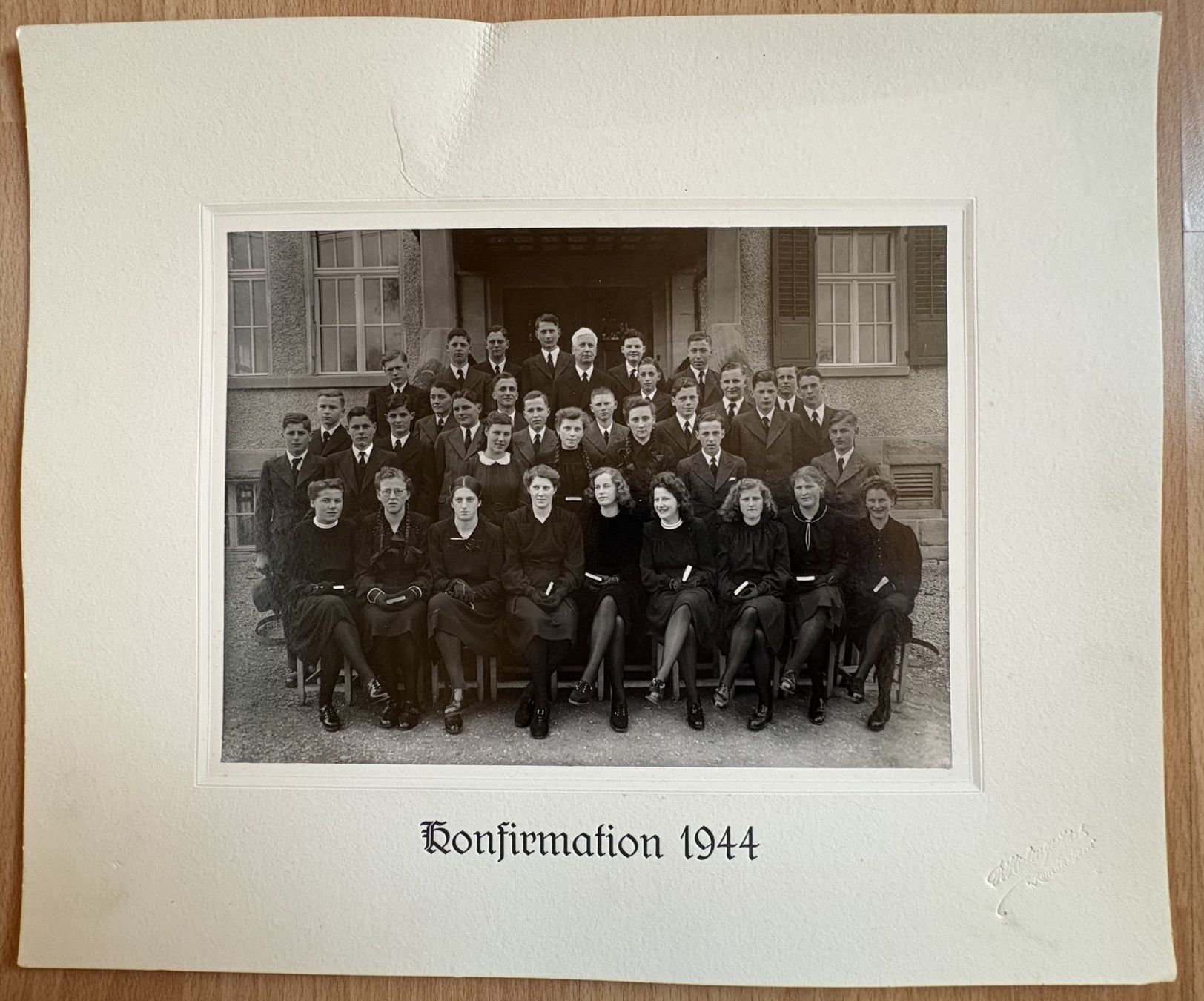 Foto & Immagini: Konfirmationsfoto 1944 – Usato da Neukirch-Egnach venduto da Phion