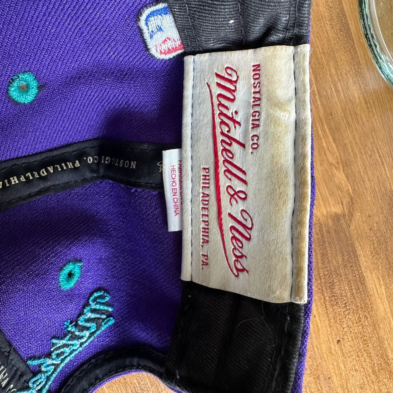 Copricapi, berretti & cappellini: Charlotte Hornets Cap Mitchell & Ness Cap – Usato da Luzern venduto da fairflip 4