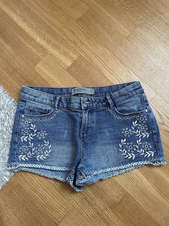 Jeans: Jeansshorts – Gebraucht aus Schüpfheim von car_7slp