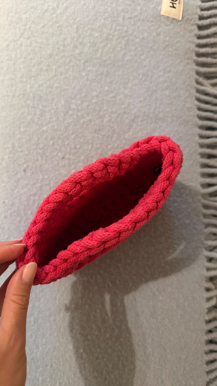Taschen für Damen: Pink Mini Crochet Bag – Gebraucht aus Zürich von pre_vy7t 2