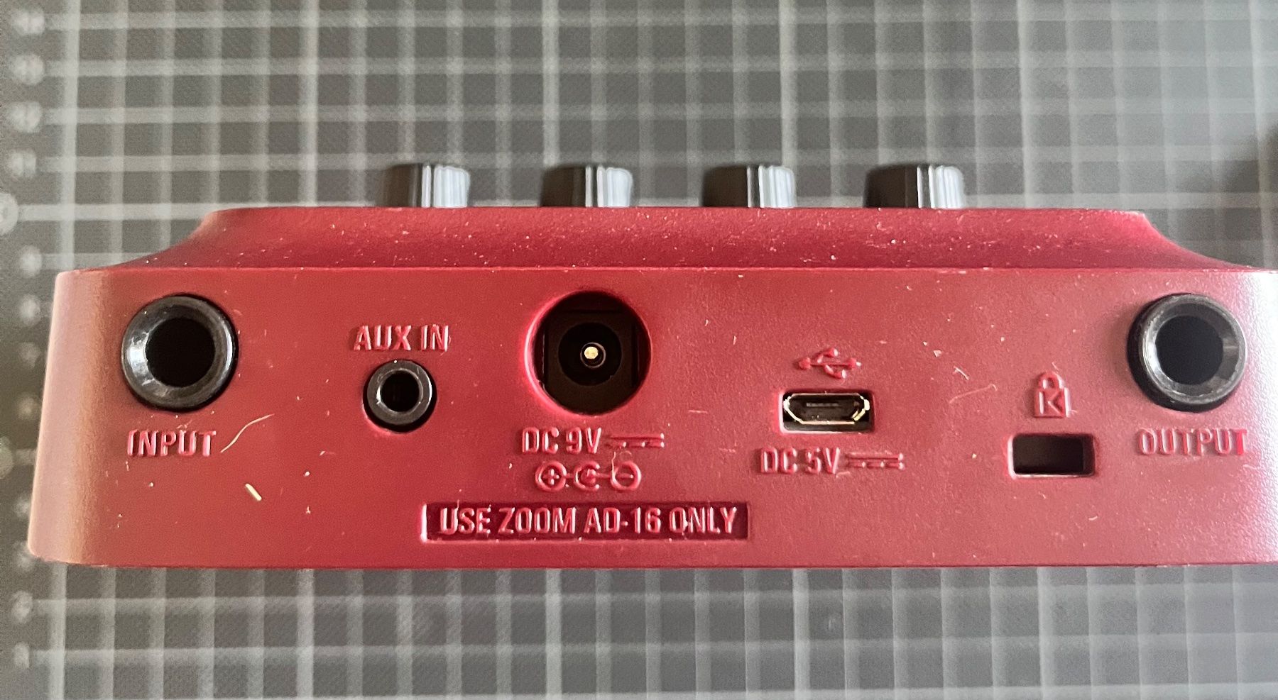 Strumenti musicali: ZOOM B1 Four Bass Multi-Effects Processor – Usato da Buus venduto da Hofco 1