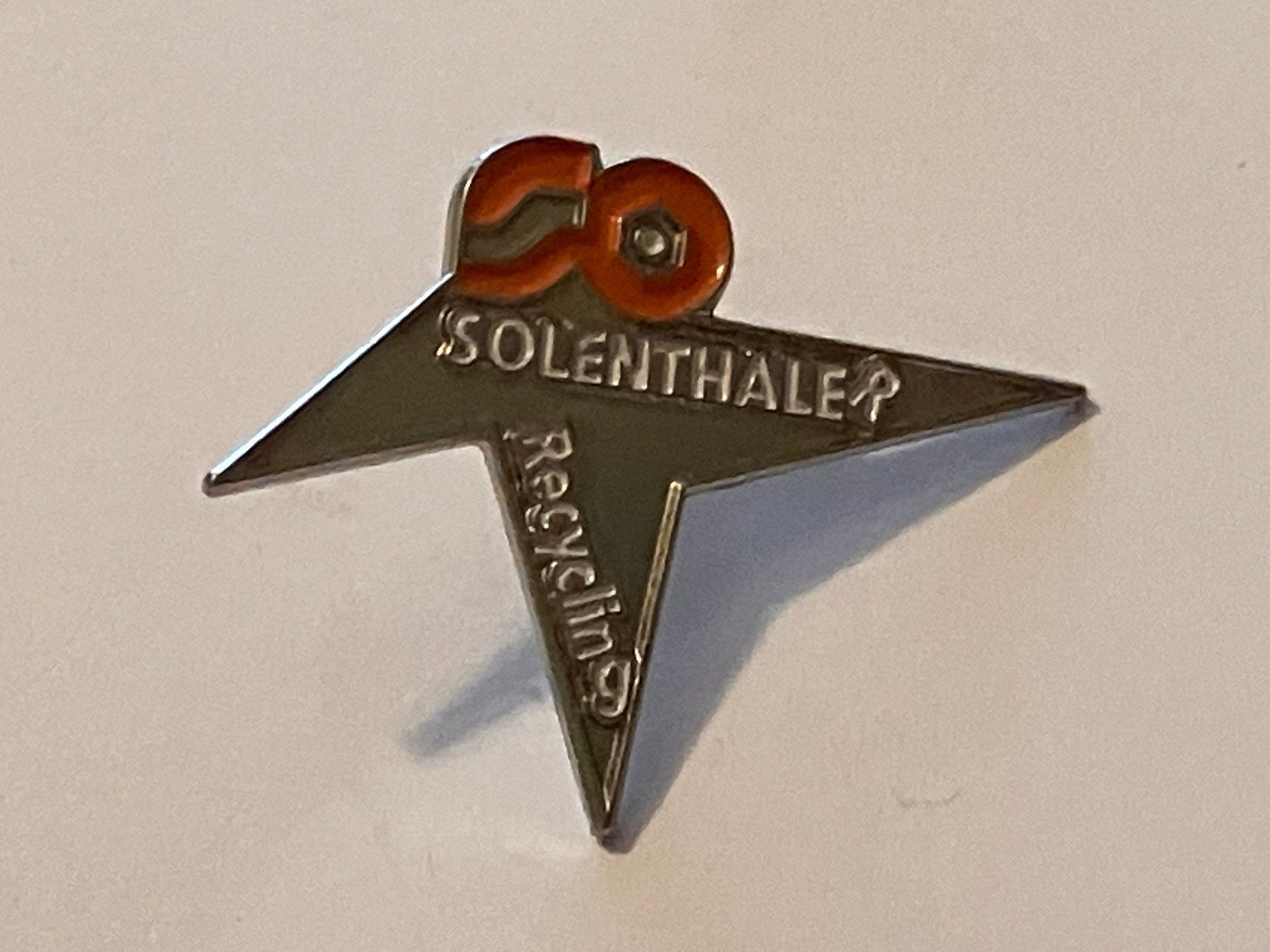 Placchette & Badge: 1 Pin Solenthaler Recycling – Usato da Basel venduto da djwwpp