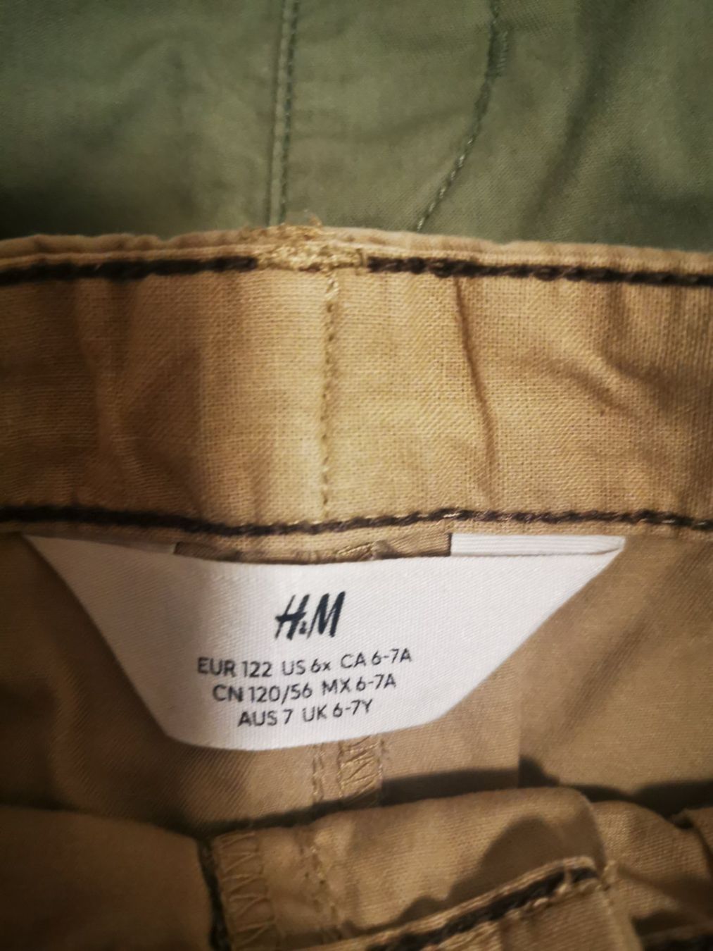 Pantaloni: H&M Shorts, Gr. 122, 4 Stk – Usato da Niedergösgen venduto da lil_s6k8 1