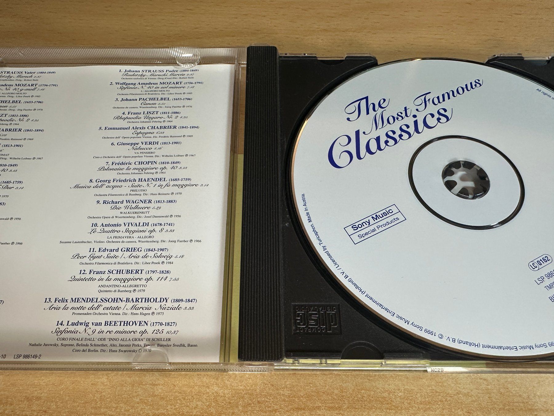CD: A4 Various – The Most Famous Classics – Usato da Rikon im Tösstal venduto da Alpenmutz 2