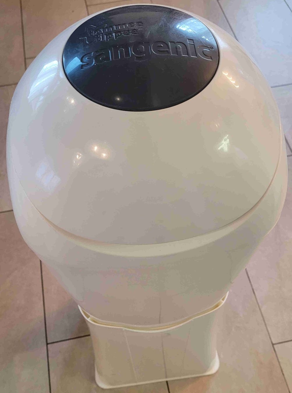 Tommee Tippee Cestini per rifiuti: Tommee Tippee Sangenic Windeleimer weiss – Usato da Bözberg venduto da Dave17