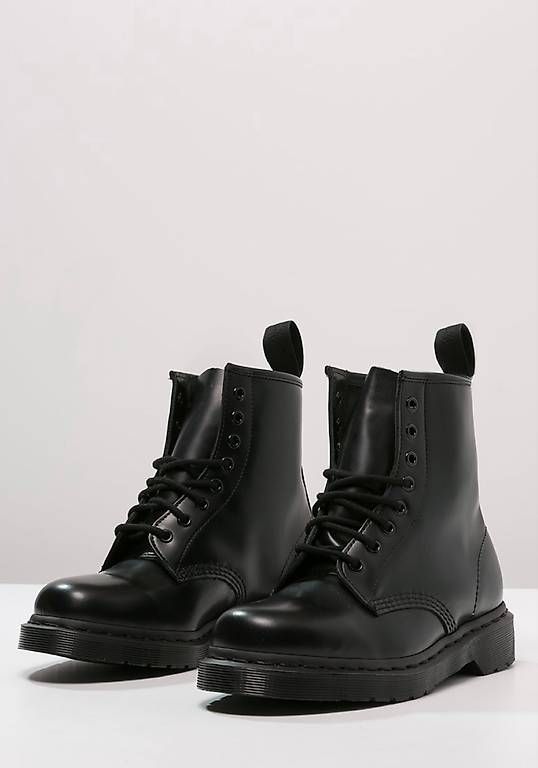 Dr. Martens Scarpe da uomo: Dr. Martens 1460 mono schwarz neu – Nuovo e nell'imballaggio originale da Meggen venduto da gia_wz2q