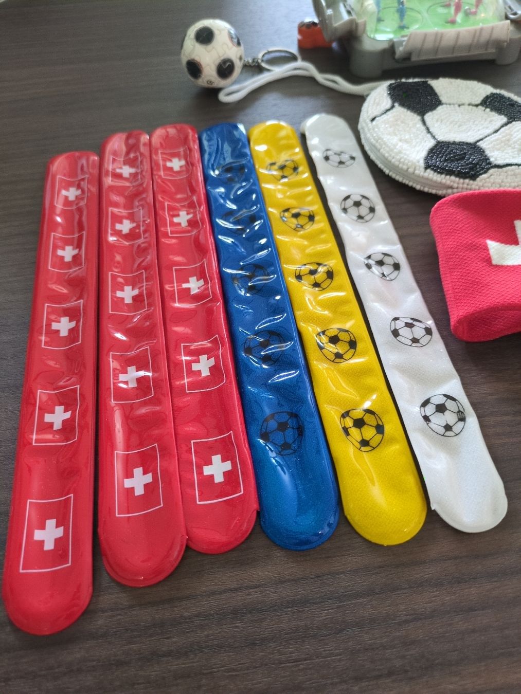 Giocattoli: Fussball Fanartikel Set Schweiz  – Usato da Meilen venduto da Frensch7 1