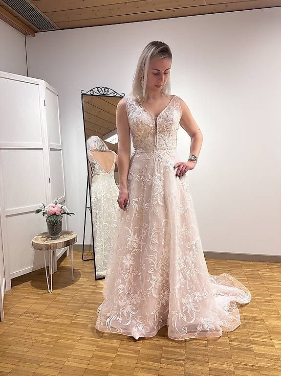 Vestiti: Braut/abendkleid s/m – Nuovo e nell'imballaggio originale da Appenzell venduto da mir_rqn6