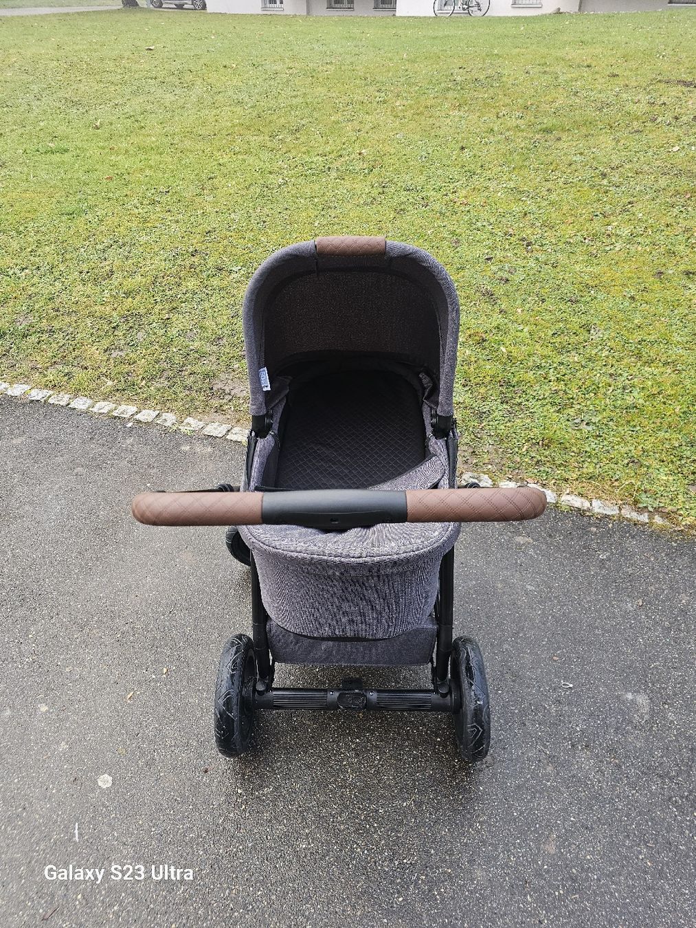 ABC Design Carrozzine: ABC Design Viper 4 Kinderwagen Grau – Usato da Dübendorf venduto da HelmiRDK8600 4