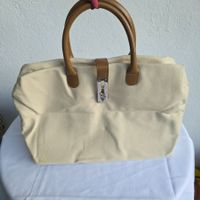 Elegante Tasche in Beige, gefertigt aus 100% Baumwolle