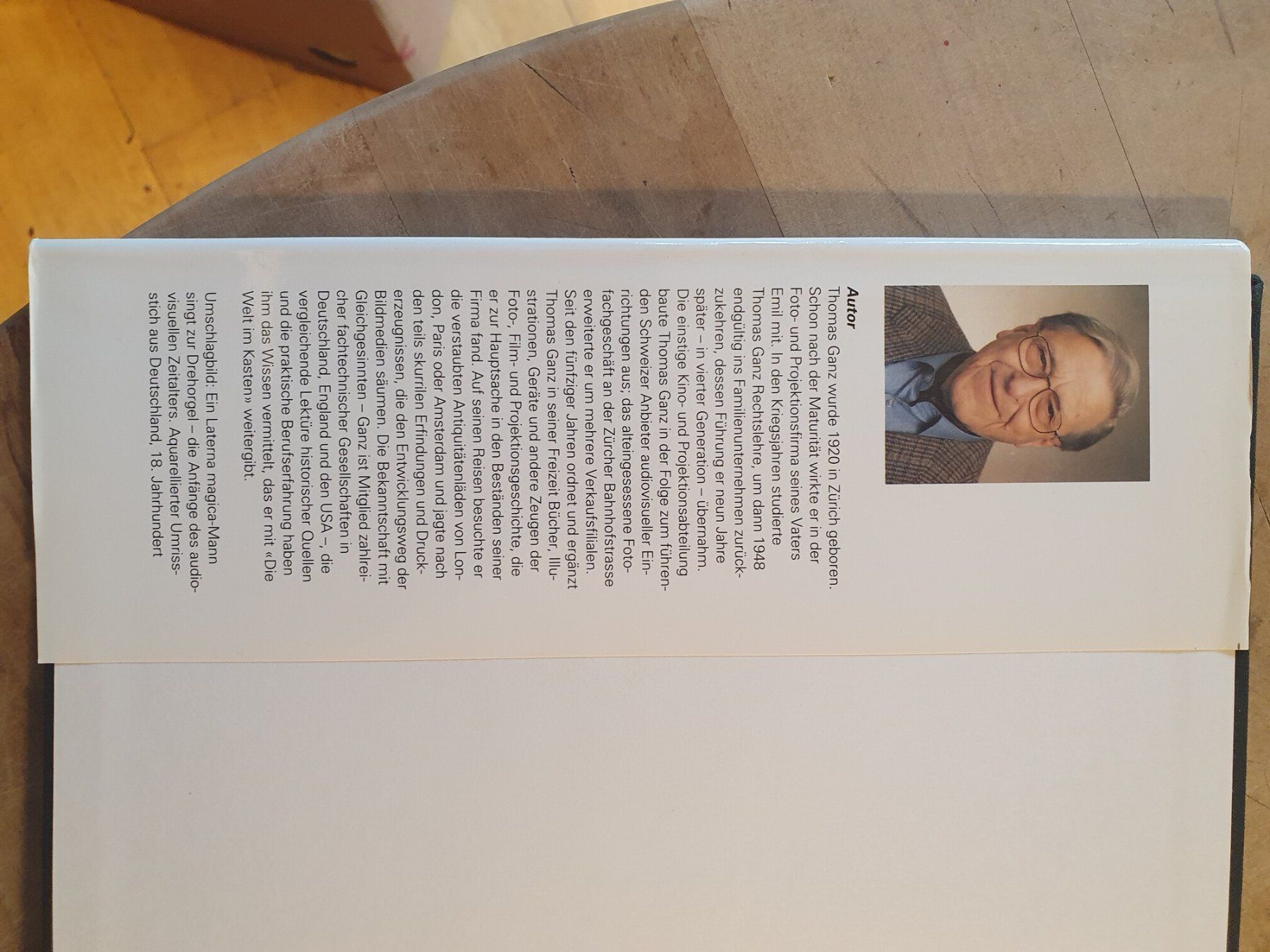 Libri: Die Welt im Kasten Thomas Ganz NZZ – Usato da Zürich venduto da loosebone 1