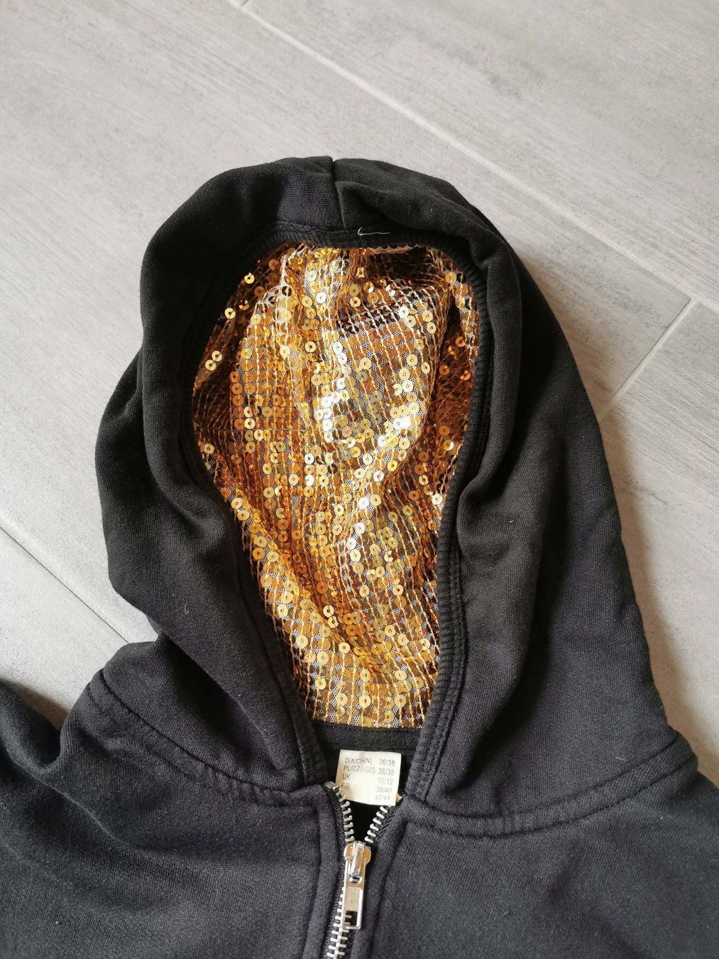 Jacken: Sweat-Jacke mit Pailletten – Gebraucht aus Wil  AG von Kfloh 1