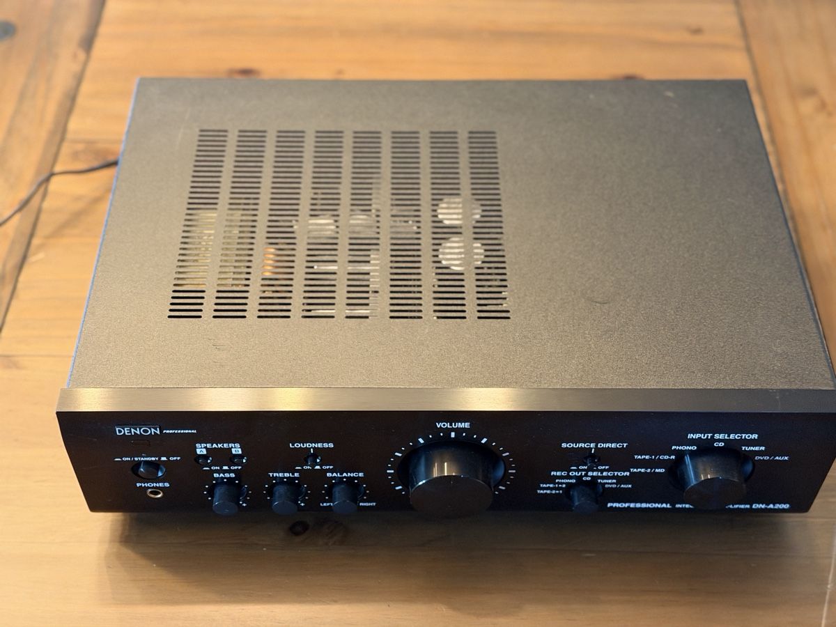 Denon Verstärker: Ampli intégré DENON Professional DN-A200 – Gebraucht aus Prez-vers-Siviriez von bussard31 1