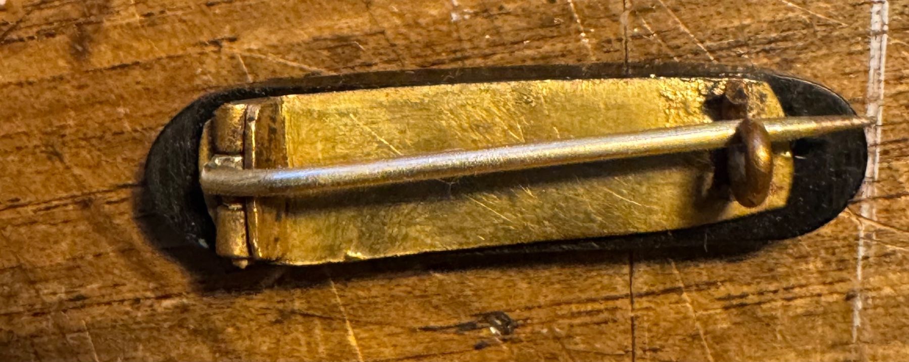 Broches & Aiguilles: Trauerbrosche Jet England Viktoria – D'occasion à Grabs par Dekostuebli 2