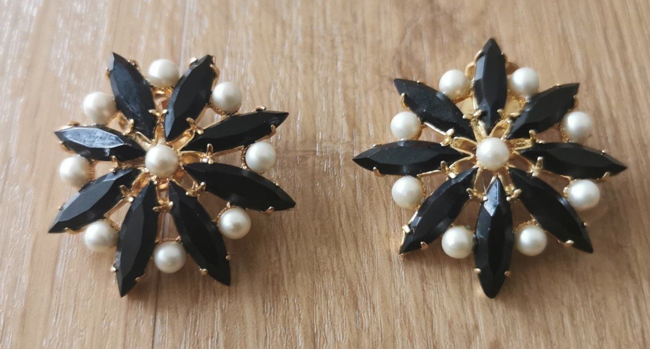 Ohrringe & -stecker: Ohrclips Blume & Perlen - Modeschmuck – Gebraucht aus Kastanienbaum von therebellsmurfette