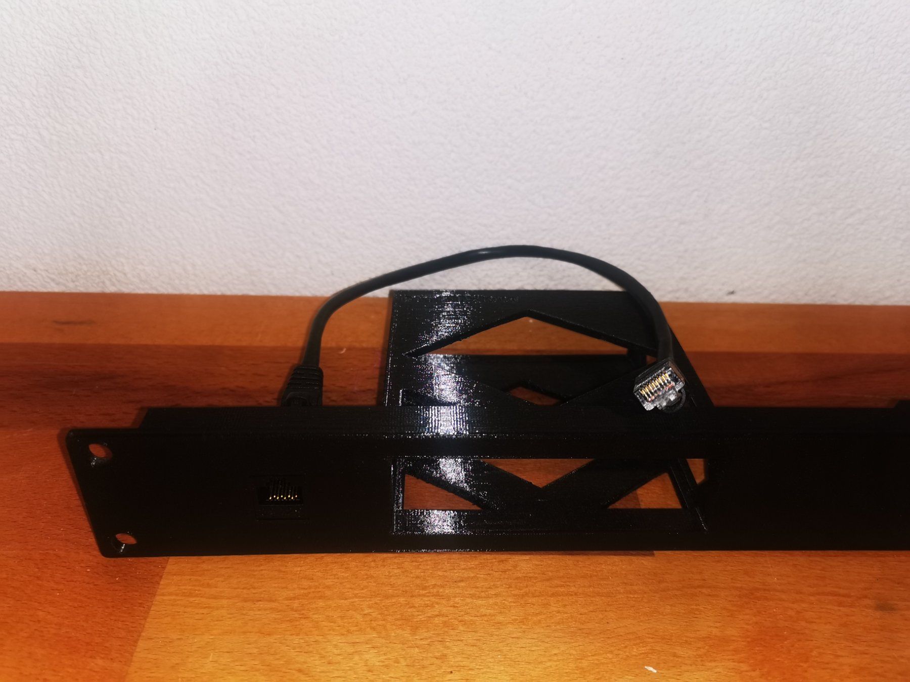 Racks & Cavalletti: Philips Hue 19" Rack Mount Set – Usato da Buchs ZH venduto da Sutoris 5