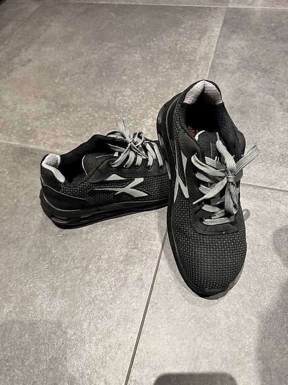 Scarpe da uomo: Chaussures de sécurité - T. 38 – Usato da Lentigny venduto da EcuProd1 2