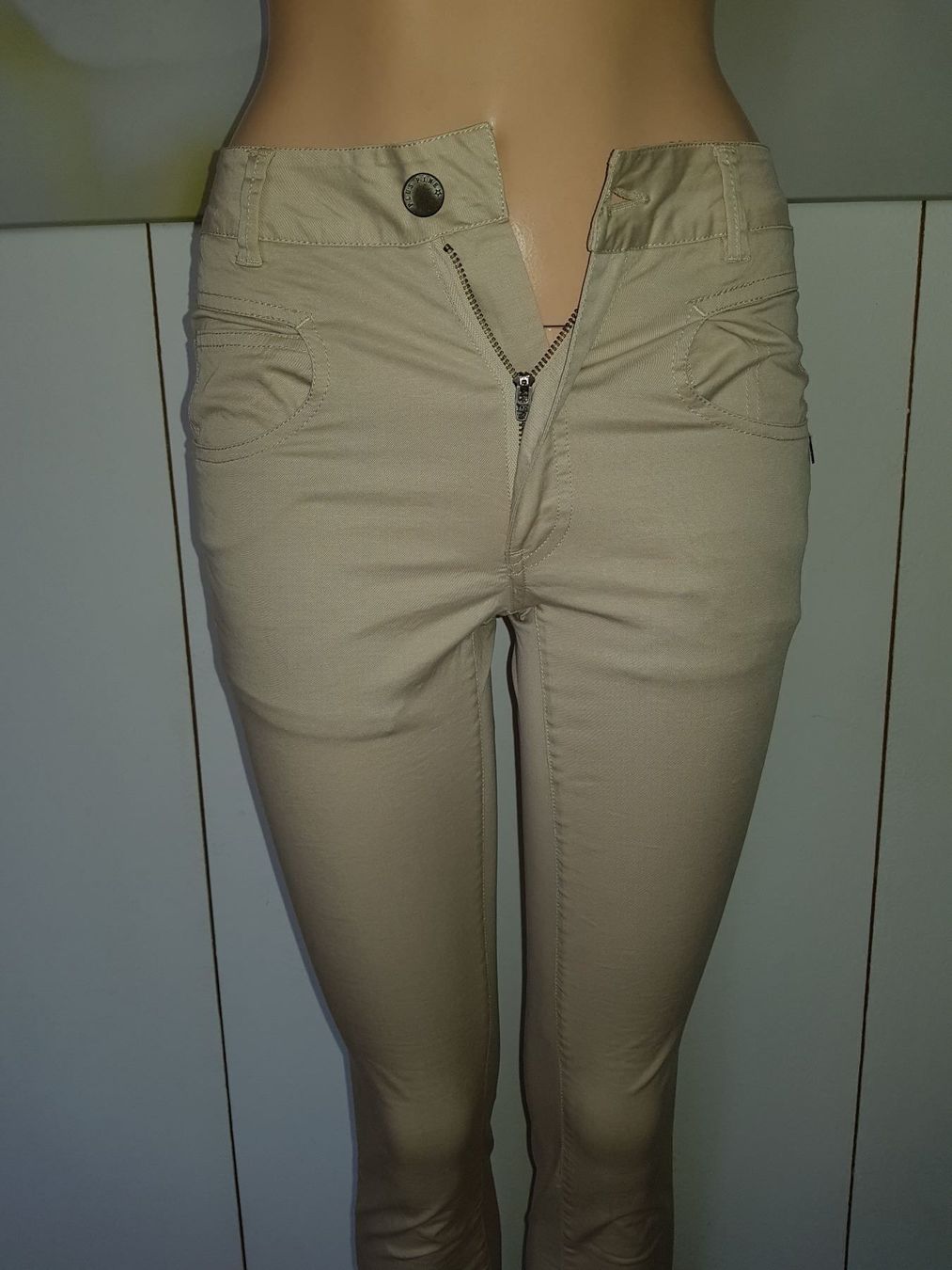Pantaloni: PLUS FINE Pantalon / Hose taille / Grosse W 26 – Usato da Cossonay-ville venduto da Super-Price-Quality 1