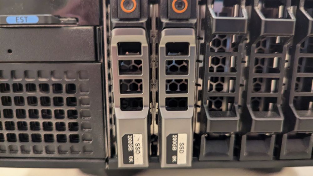DELL Poweredge R730 (512GB RAM) (Gebraucht) in Wittenbach für CHF 599 ...