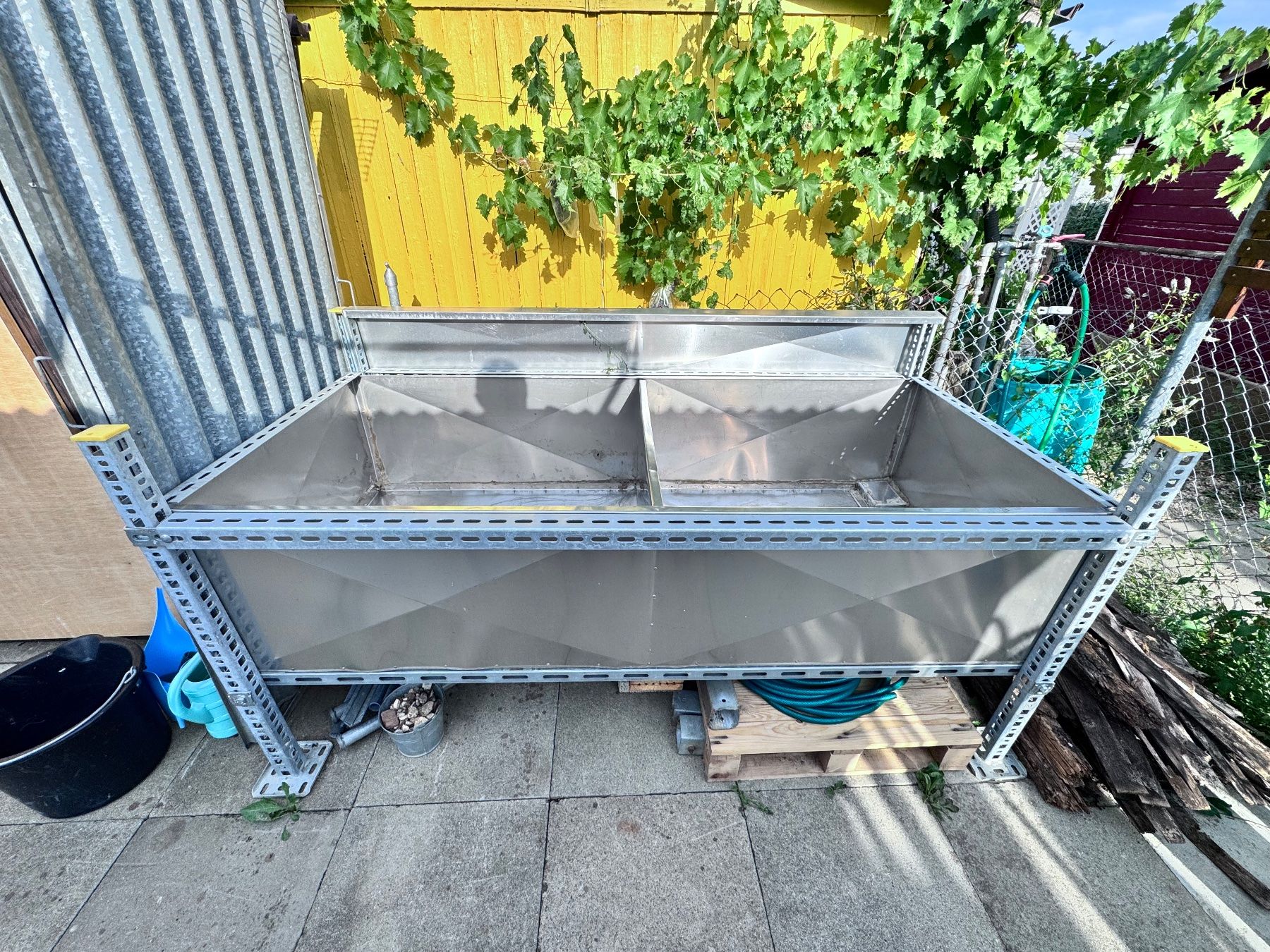 Box contenitori: Hochbeet Aluminium Blech/Verzinktem Konstruktionselementen. – Usato da Sissach venduto da Da.Do.ch