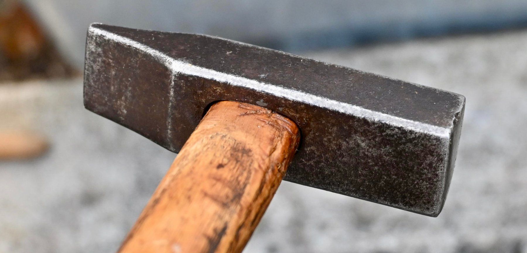 Tutti gli attrezzi: alter Schlosser- oder Schmiedehammer Länge 25cm – Usato da Pfaffhausen venduto da mono_rec 7