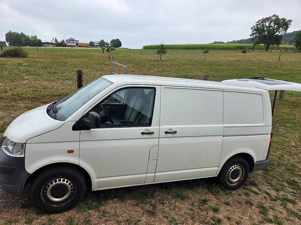 Véhicules utilitaires: VW T5 Transporter 1.9 – D'occasion à Büttikon AG par Sale2sale 4
