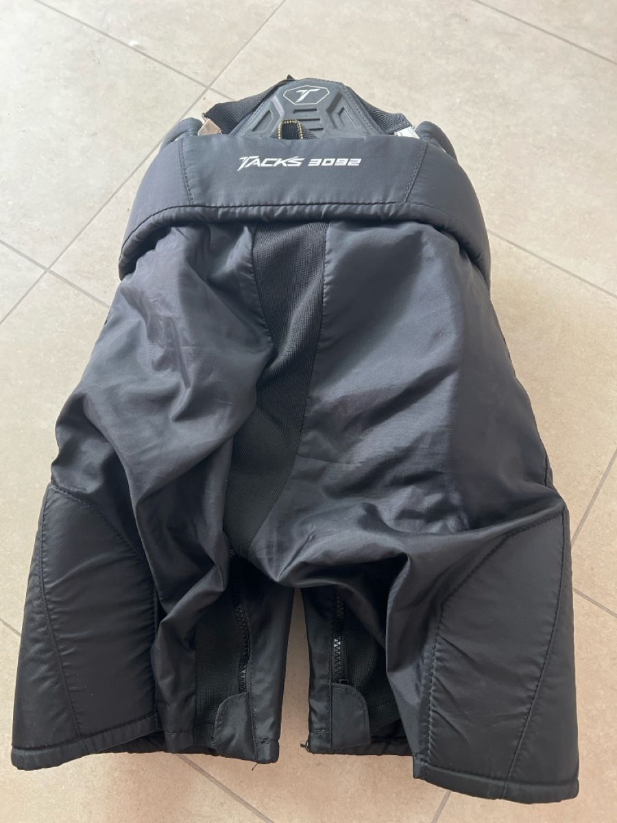 Ccm Pantaloni: Eishockey Hose CCM Junior M – Usato da Widnau venduto da churer04 2
