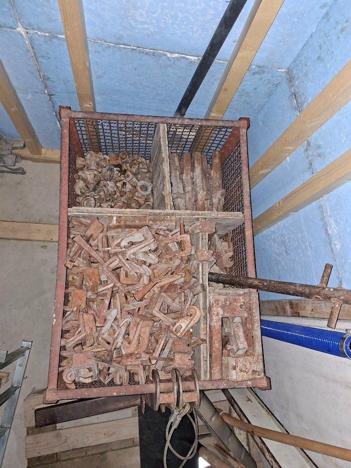 Piatti di portata: Wandschalung Betonschalung Elementenschalung – Usato da Hasliberg Wasserw venduto da esus 9