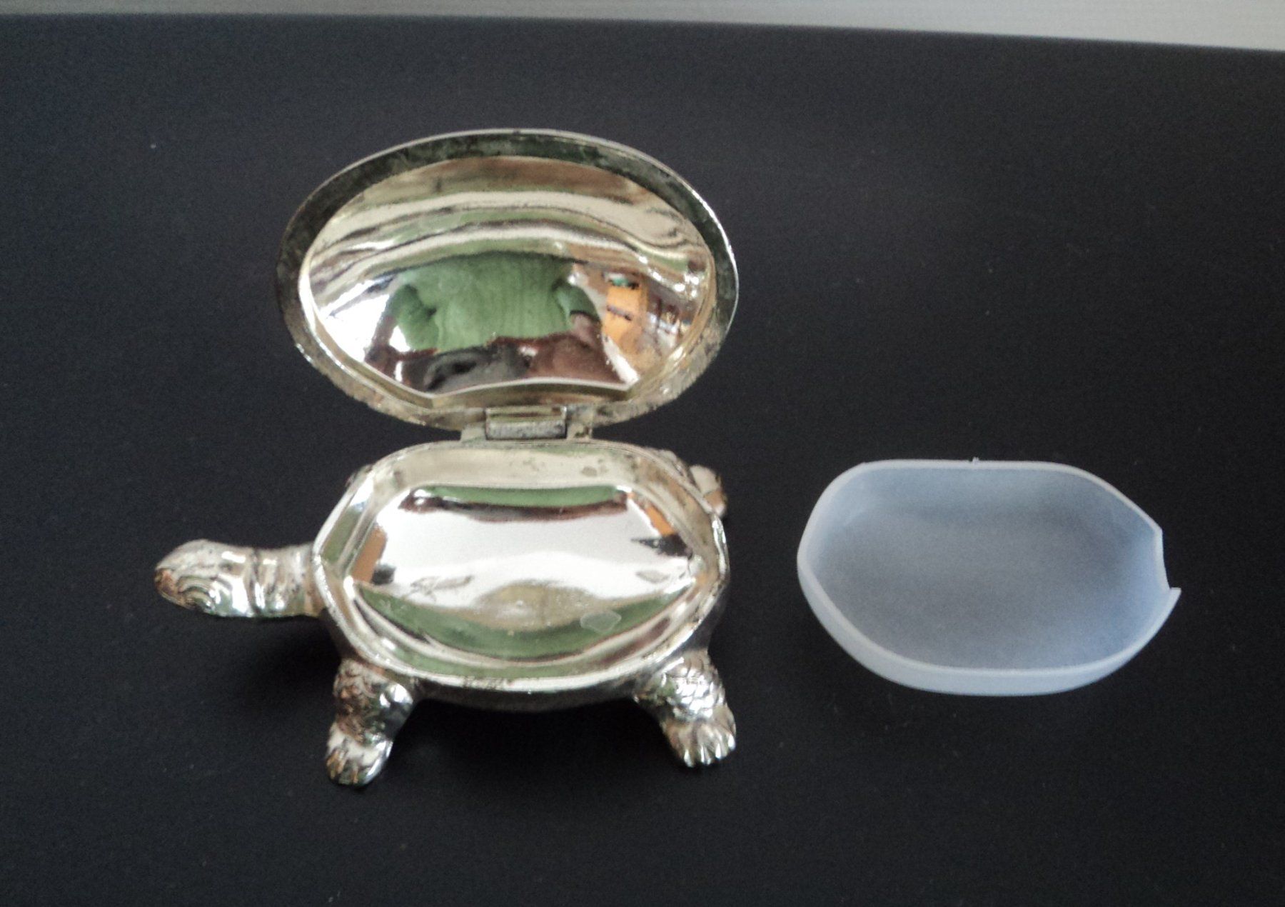 Contenitori & Simili: Vintage Schildkrotendose – Usato da Basel venduto da maripas17 4