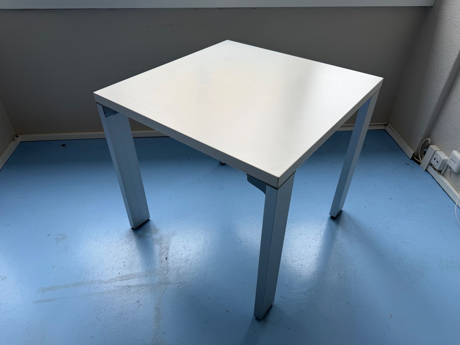 Scrivanie: Quadratischer Tisch – Usato da Zürich venduto da mar_hs6l 2