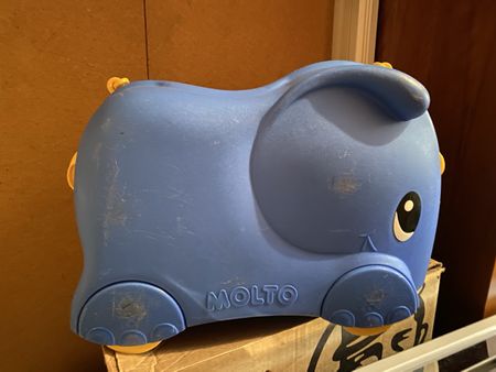 Molto Ride-On Suitcase Blue Elephant 