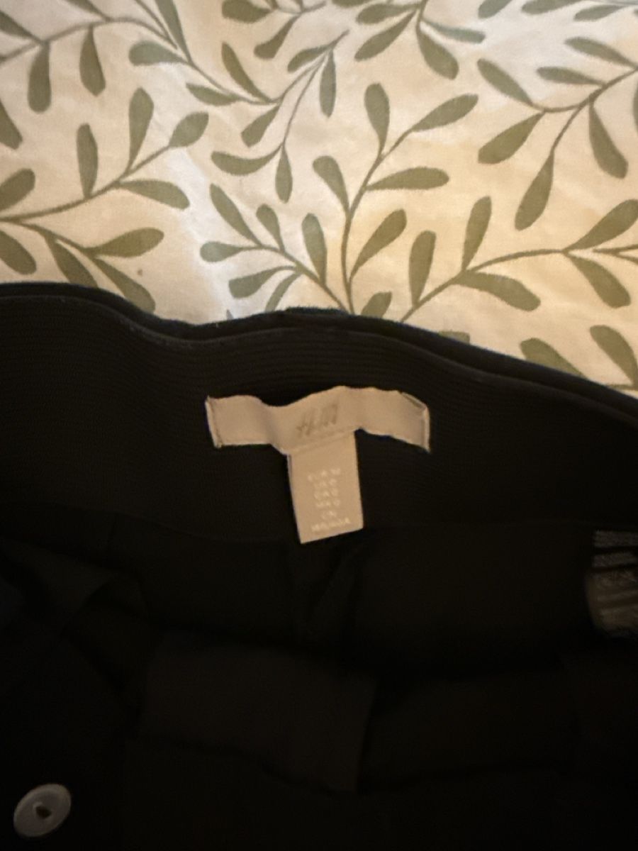 H&M Pantaloni: Schwarze H&M Stoffhose, Grösse 32 – Usato da Bern venduto da fab_tx65 2