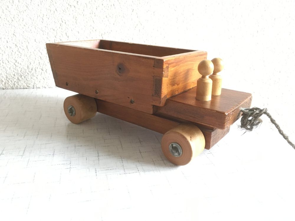 Jouets: Holz Auto zum ziehen – D'occasion à Lyss par Punktum01 2