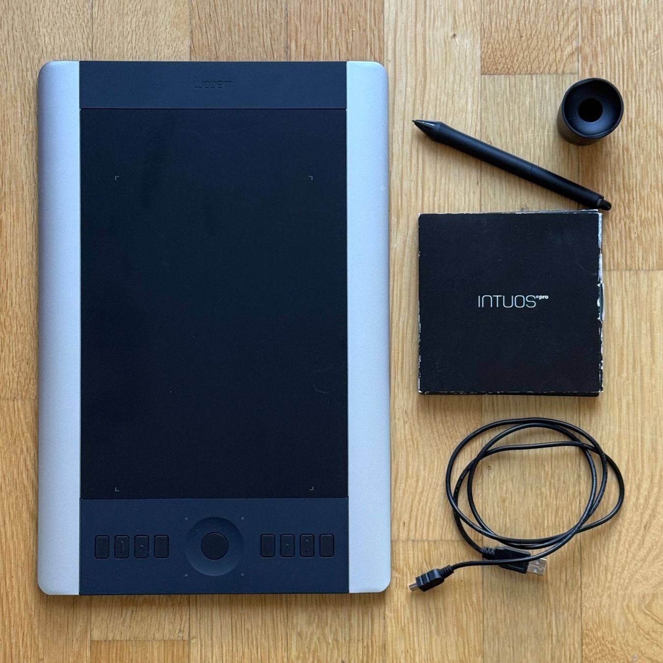 Wacom Tablet PC: Wacom Intuos Pro Medium PTH-651 Grafiktablett – Usato da Dietikon venduto da qji