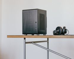 Kompakter Workstation mit Windows 11, SSD, Intel I7