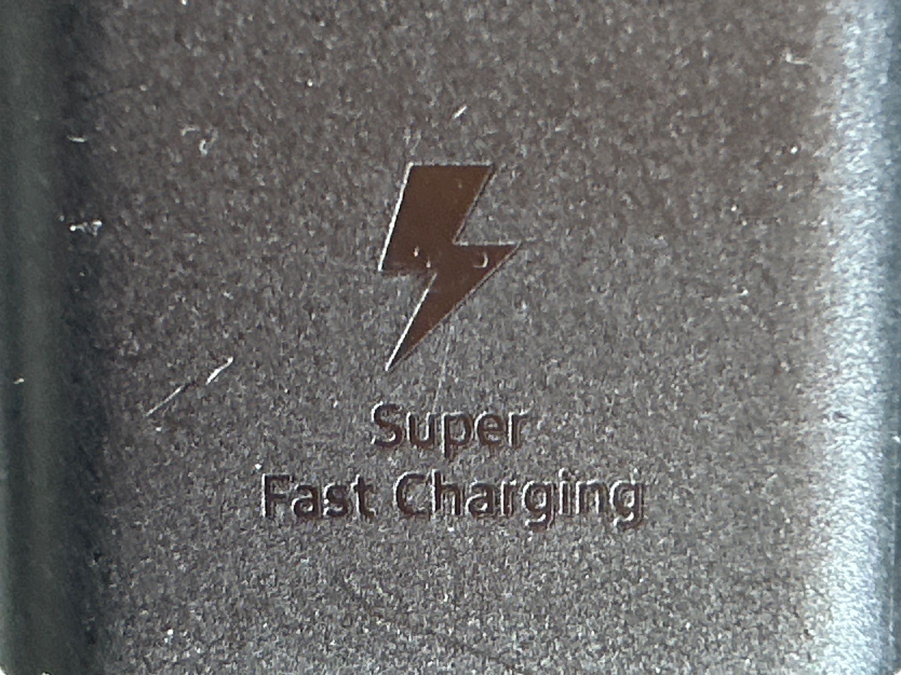 Samsung Unità & Adattatore: Samsung Super Fast Charging Netzteil mit USB Kabel – Usato da Villnachern venduto da RicardoMary 1