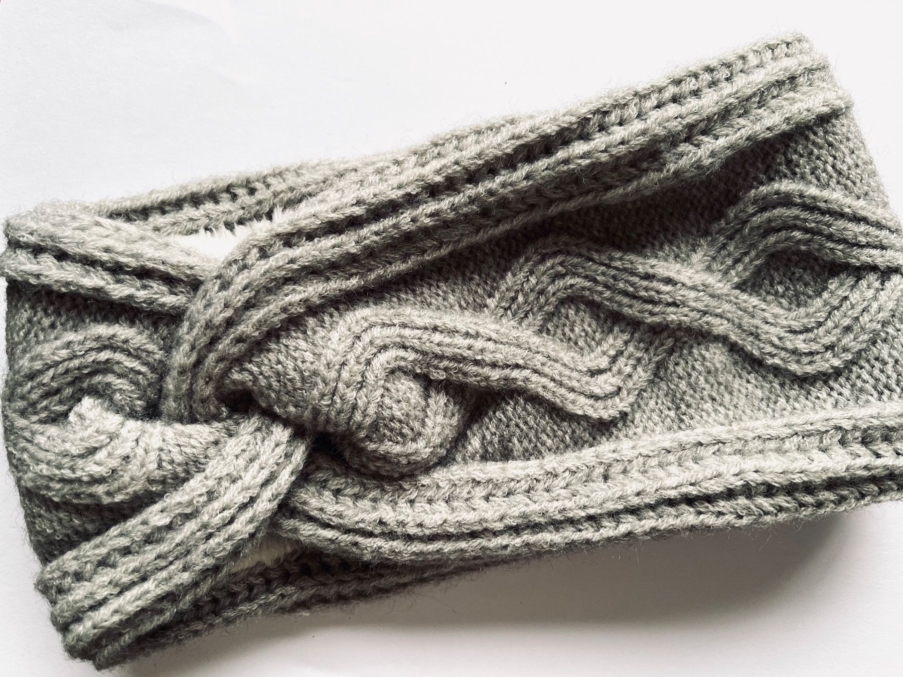 Copricapi, berretti & cappellini: breites Strick Stirnband, grau, Innenseite Teddyfleece – Nuovo e nell'imballaggio originale da Adliswil venduto da eri.40 2