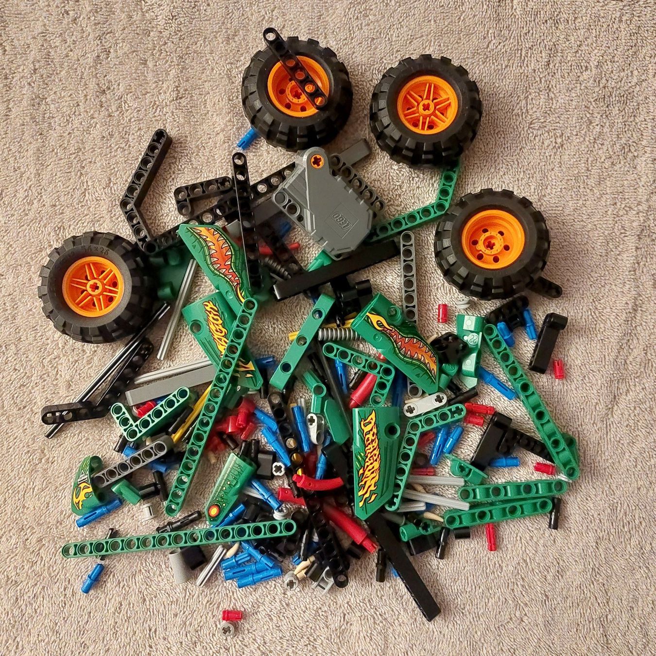 Lego Kit di costruzioni: LEGO 42149 – Usato da Uetikon am See venduto da Peter_von_Lanthen 2