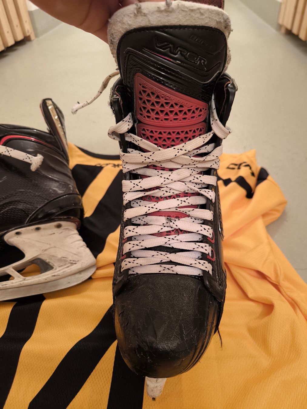 Bauer Pattini da ghiaccio: Bauer Eishockey Schlittschuhe Grösse 39 - Beite EE – Usato da Bassersdorf venduto da daniela_annacaterina 3
