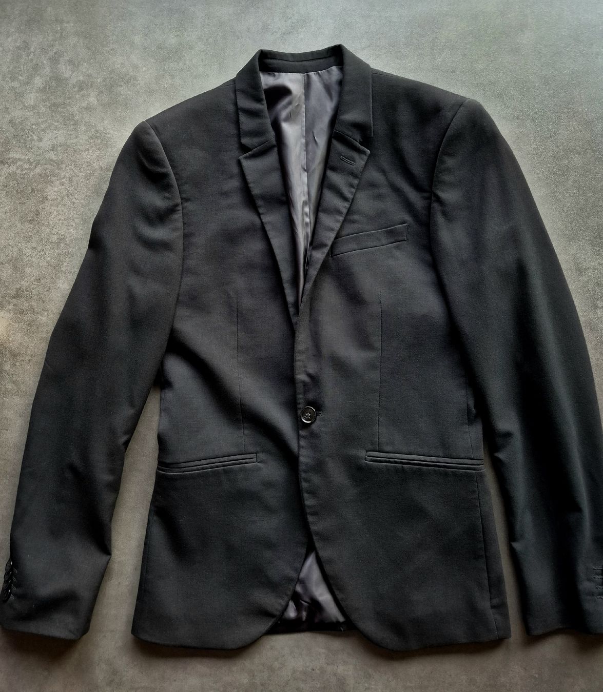 H&M Giacche: Blazer noir H&M 44 – Nuovo (secondo la descrizione) da Argnou (Ayent) venduto da emnonaol 1