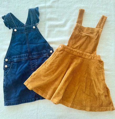 Petit Bateau Latzkleider 2er-Set 1mal Denim  1mal Kord 116